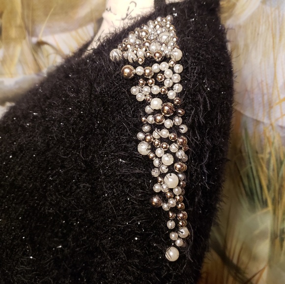 💛2/$20💛Gorgeous dressy black sweater with pearls - Picture 3 of 6